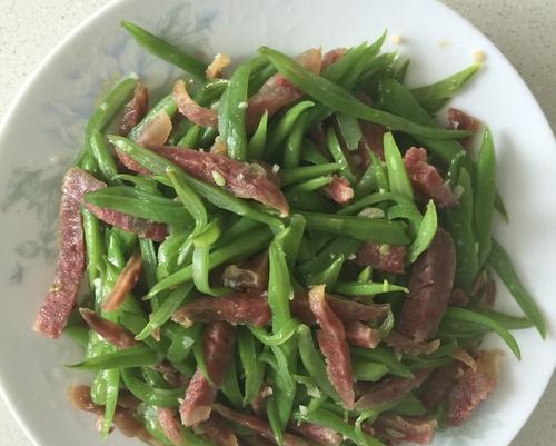 美味肉末炒刀豆，让你爱上素食（用刀豆和肉末打造的营养美食）