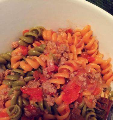 美味肉酱意大利面的制作方法（用家常食材轻松做出美味意面）
