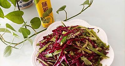 肉炒紫甘蓝加凉拌黄瓜，美味又健康（以健康为重）