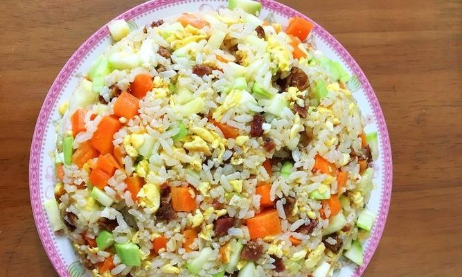 美味香肠蛋炒饭的制作（教你如何做好一碗香浓的香肠蛋炒饭）