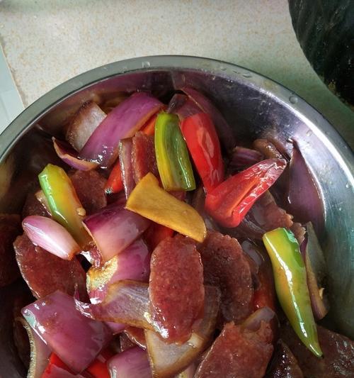 美味香肠辣椒炒法大公开（简单易学的家常菜）
