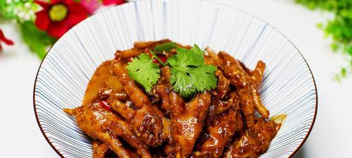 如何以香炖土豆鸡爪，制作美味佳肴（掌握这道菜）