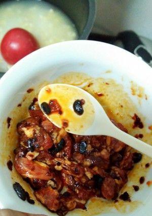 蒜香鸡蛋肉饼的制作方法（做出美味的蒜香鸡蛋肉饼）