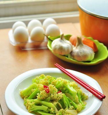 学会这招，菜花都可以秒杀（蒜蓉油炒菜花的做法及口感好处一网打尽）