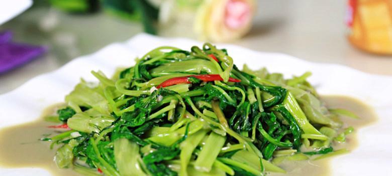 学会做好蒜蓉通菜（简单易学的烹饪技巧让你的味蕾大开）