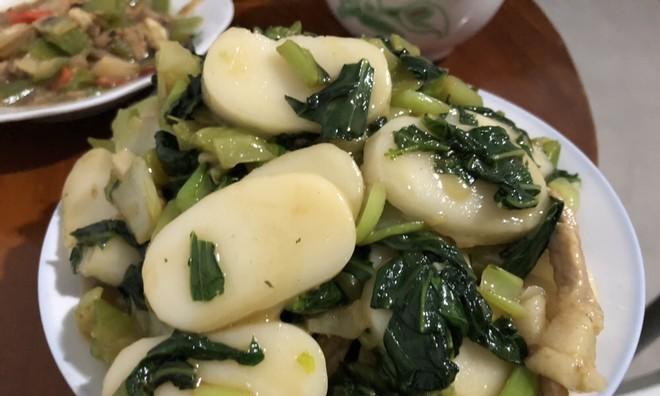 嵊州炒年糕，传统美食的珍品（品味嵊州美食）