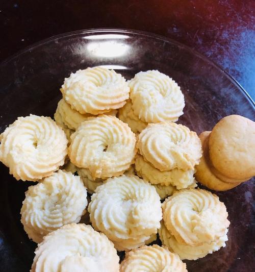 教你制作美味的圣女果奶油饼干（用优质材料）