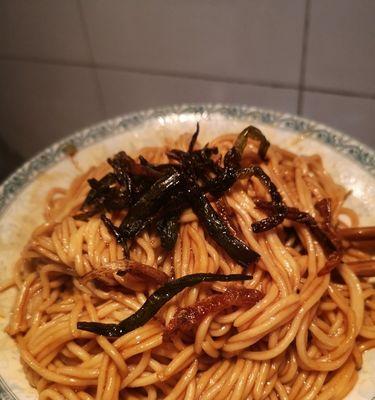 美食分享（一道简单易学的健康营养佳肴）