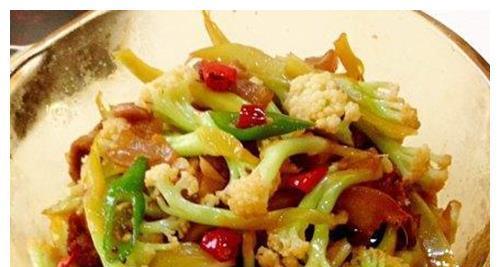 三杯花椰菜的美味烹饪方法（健康又营养的家常菜肴）