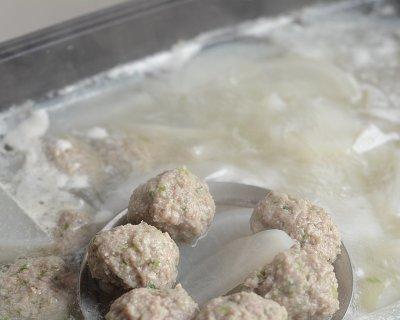 肉丸清汤面，美味又营养（教你做好一碗口感鲜美的肉丸清汤面）