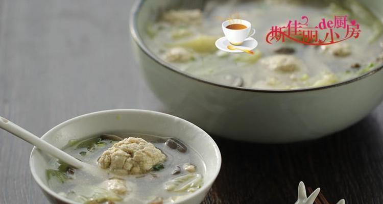 肉丸平菇汤的做法（健康美味清爽营养）