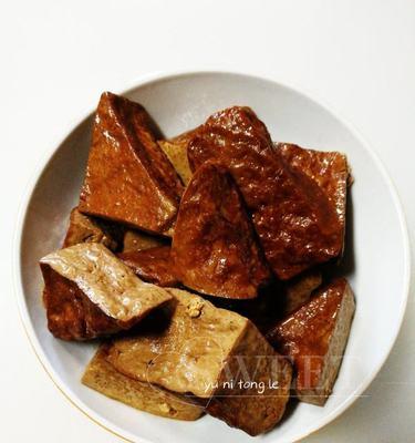 美味肉汤卤豆腐的制作方法（一道让你垂涎三尺的家常美食）