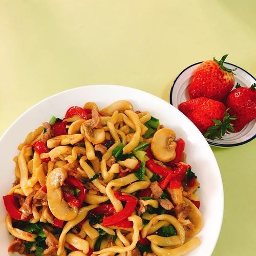 肉丝手掐菜的高效做法（揭秘手把手教你快速将蔬菜变成美味佳肴）