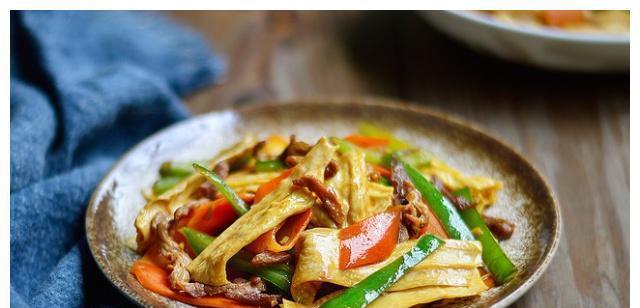 美味肉丝豆皮的制作方法（简单易学的做法让你秒变大厨）