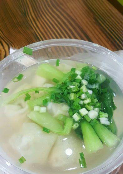 鲜美清淡的清汤牛肉抄手（用清爽汤汁搭配细腻馅料）