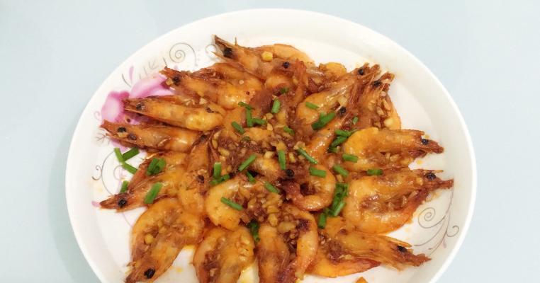 清水煮虾，轻松做出美味佳肴（以清水煮虾的做法）