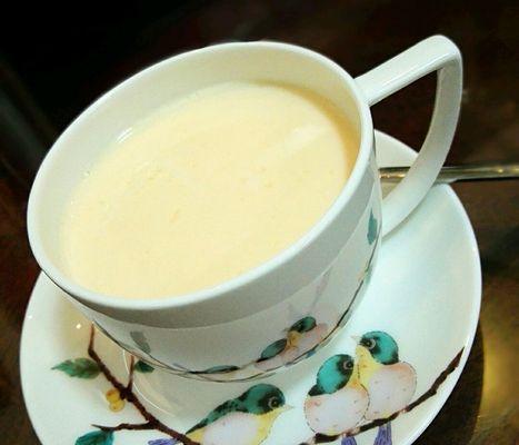 清凉雪梨膏撞奶的制作方法（让你夏日清凉一夏的新饮品）