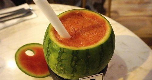 清凉西瓜汁，让你过个舒爽夏日（用最简单的方作健康的饮品）