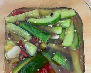 清凉酸辣黄瓜的制作方法（打造夏日清爽美食）