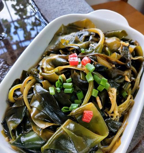 清炖猪尾海带的制作方法（美味清香的营养佳肴）