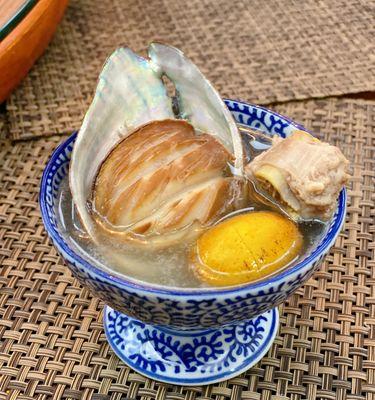 清炖橄榄汤，营养美味的滋补佳品（家庭烹饪的简单方法和独特口感）