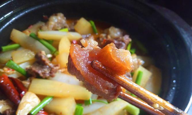 清炖白萝卜牛腩汤的做法（家常美味）