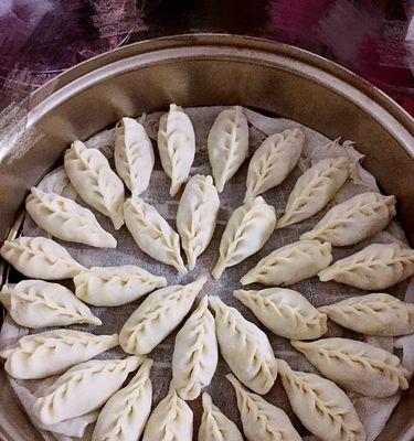 清淡美食-菜肉蒸饺的做法（健康口感）