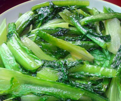 清炒紫叶莴笋叶，健康美味食材不浪费（莴笋叶的营养价值和清炒方法）