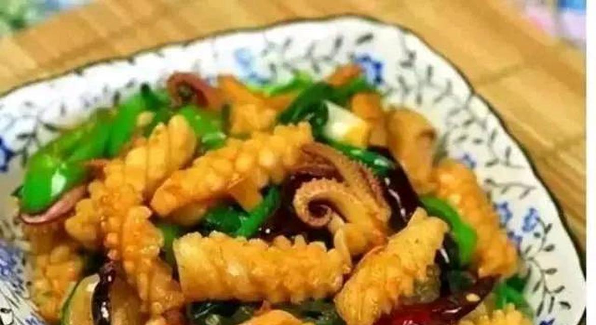 清炒鲜鱿——美味海鲜佳品（从选材到烹饪）