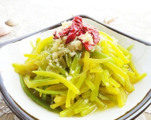清炒嫩南瓜丝，营养又美味（自制清炒嫩南瓜丝）