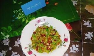 清炒萝卜缨的做法（用新鲜萝卜缨制作美味清炒菜肴）
