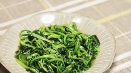 清炒鸡毛菜的做法（家常美味）