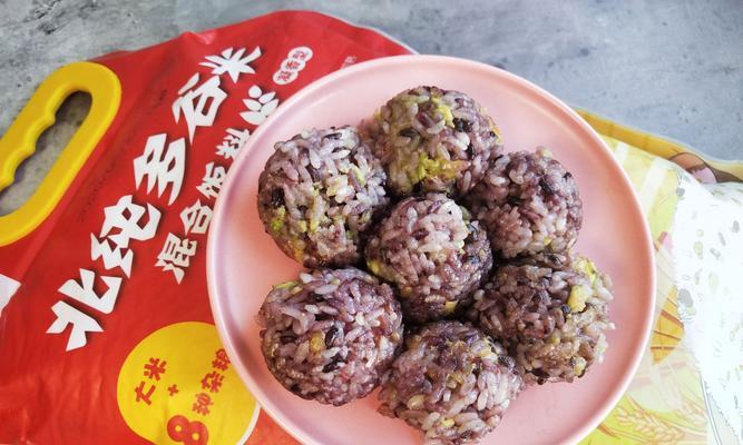 爆浆紫菜饭团怎么做？有哪些步骤和技巧？