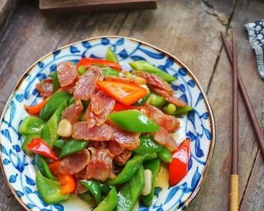 爆炒腊肠怎么做？有哪些步骤和技巧？