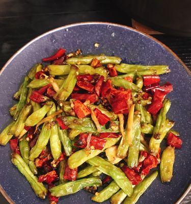 爆煸四季豆怎么做？步骤和技巧有哪些？