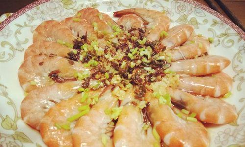 抱仔虾蒸六月黄怎么做？步骤和技巧有哪些？