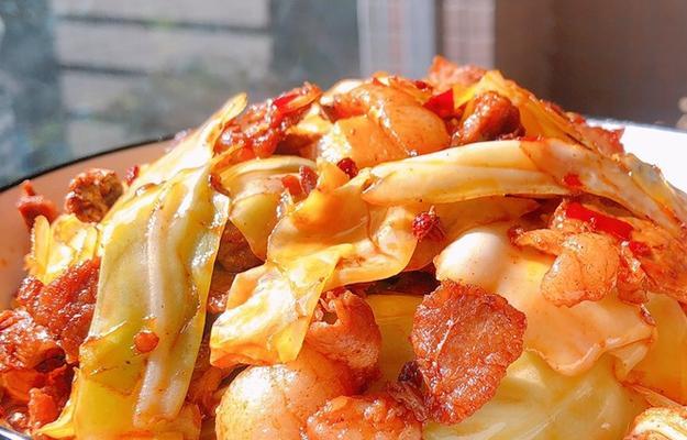 包菜炒回锅肉的做法是什么？步骤详解如何做出口感鲜美？