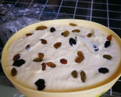手作美食，自制香蕉酸奶冰激凌（口感醇厚，清爽不腻的夏日甜品）