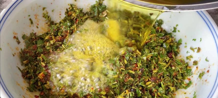 自制香椿酱，健康美味从厨房开始（做法简单，营养丰富，味道好，保证让你爱不释手）