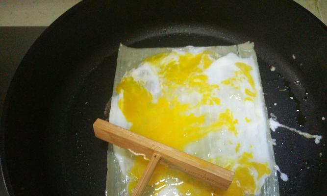 自制烤冷面的做法是什么？步骤和技巧有哪些？