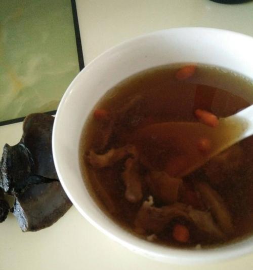滋补猪心汤的做法是什么？如何在家轻松制作？