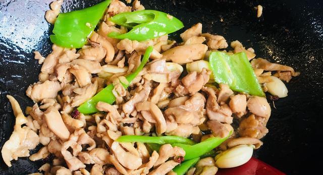 孜然青椒炒鸡心怎么做？步骤和技巧有哪些？