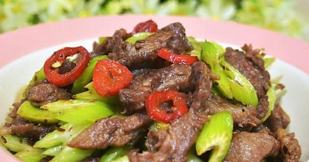 孜然牛肉炒西芹怎么做？步骤和技巧有哪些？