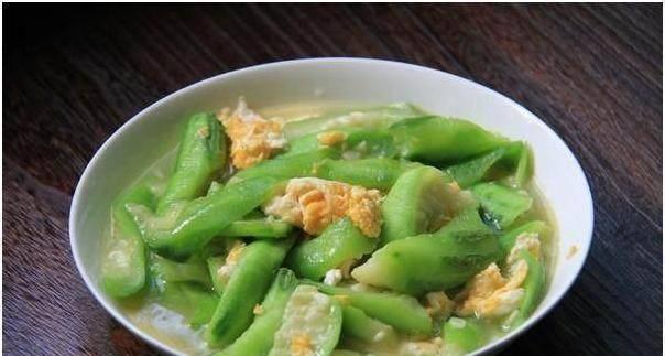 芝麻丝瓜炒鸡蛋怎么做？步骤和技巧有哪些？
