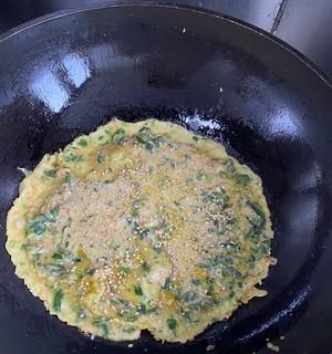 芝麻葱香鸡蛋饼怎么做？步骤和技巧是什么？