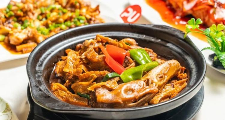支竹炆鸭的做法是什么？如何做出美味的支竹炆鸭？