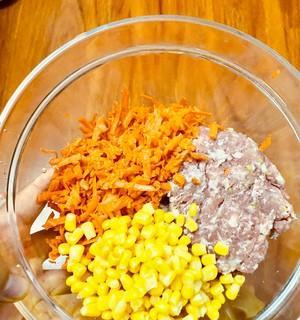 玉米胡萝卜猪肉饺子怎么做？步骤和技巧有哪些？