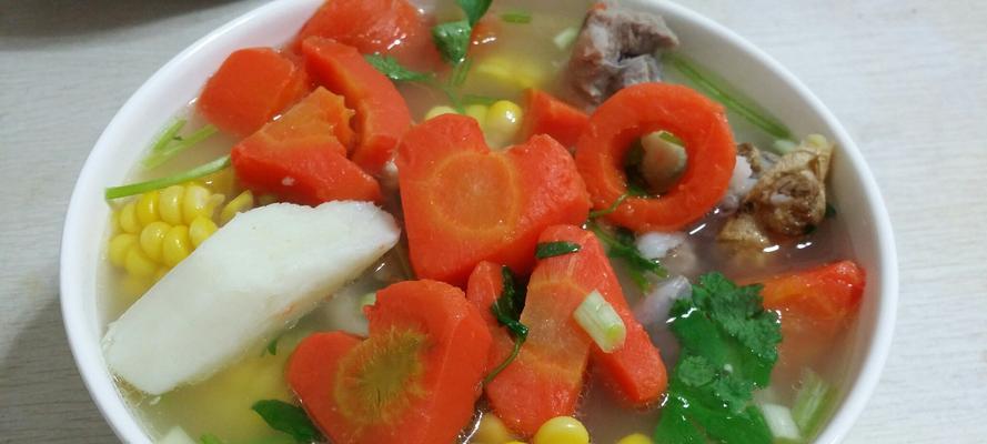 玉米红萝卜马蹄龙骨汤怎么做？有哪些健康益处？