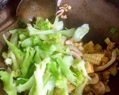 玉米炒西兰花怎么做？步骤和技巧有哪些？