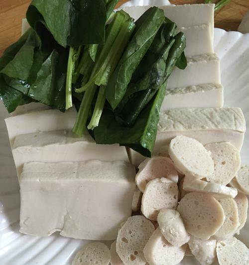 鱼丸冻豆腐汤的做法是什么？如何在家轻松制作？